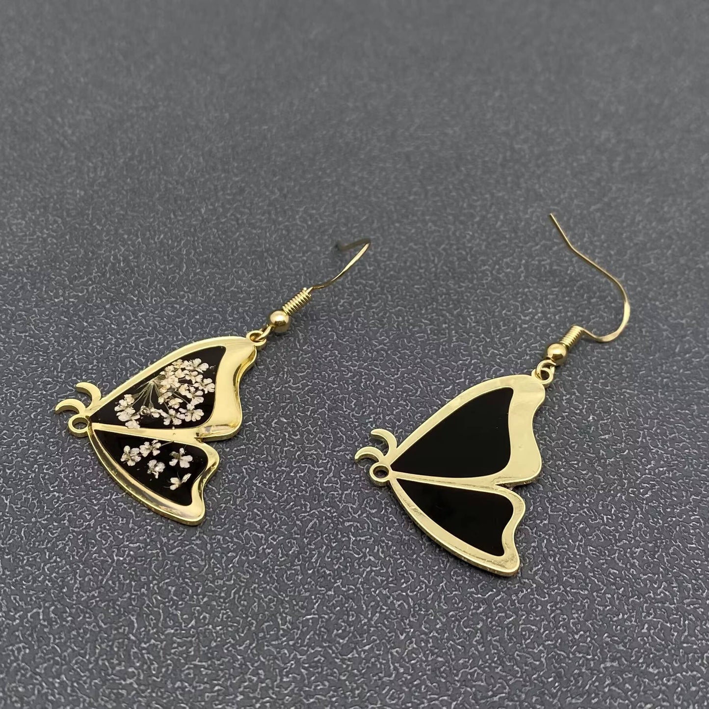 Queen Anne's Lace Dried Flower Black Butterfly Gold Colored Earrings