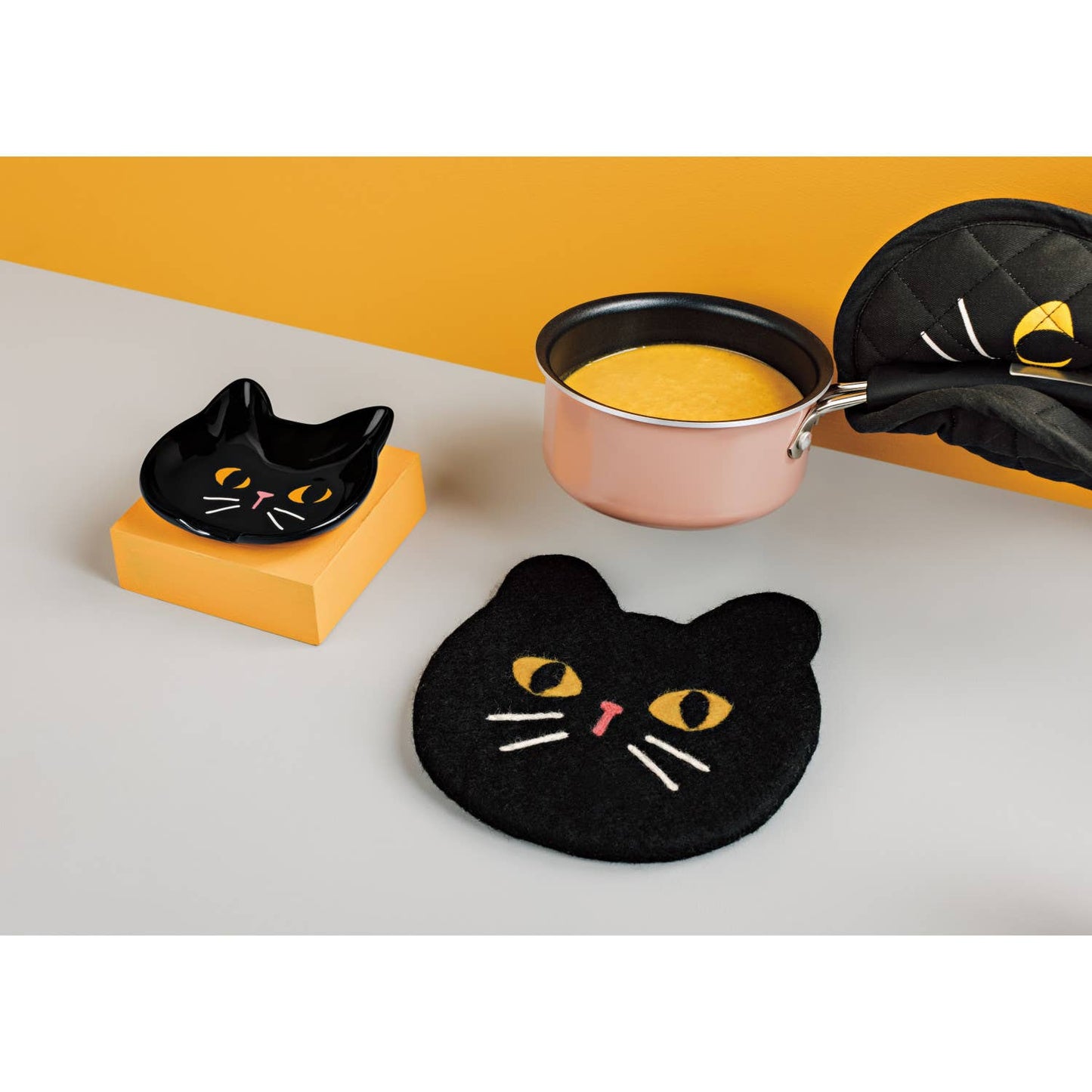 Danica • Black Cat Potholder