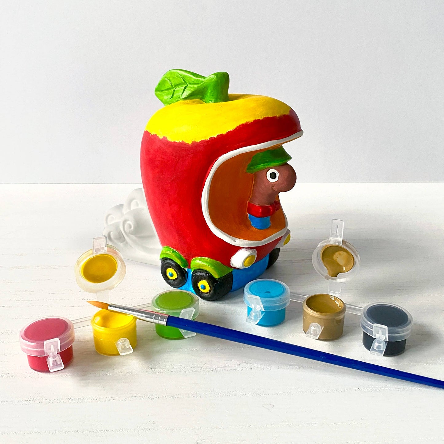 Richard Scarry's Busy World® Paint A Racer: Lowly Worm