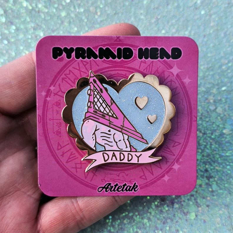 Artetak • Pyramid Head Daddy Enamel Pin