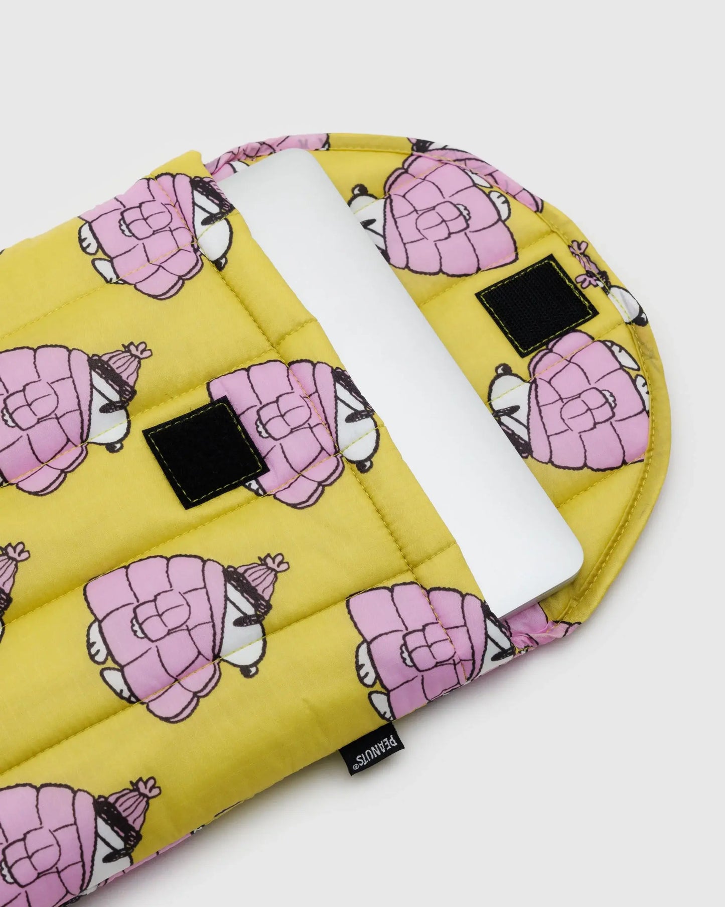 BAGGU • “Puffer Snoopy” 13”/14” Puffy Laptop Sleeve
