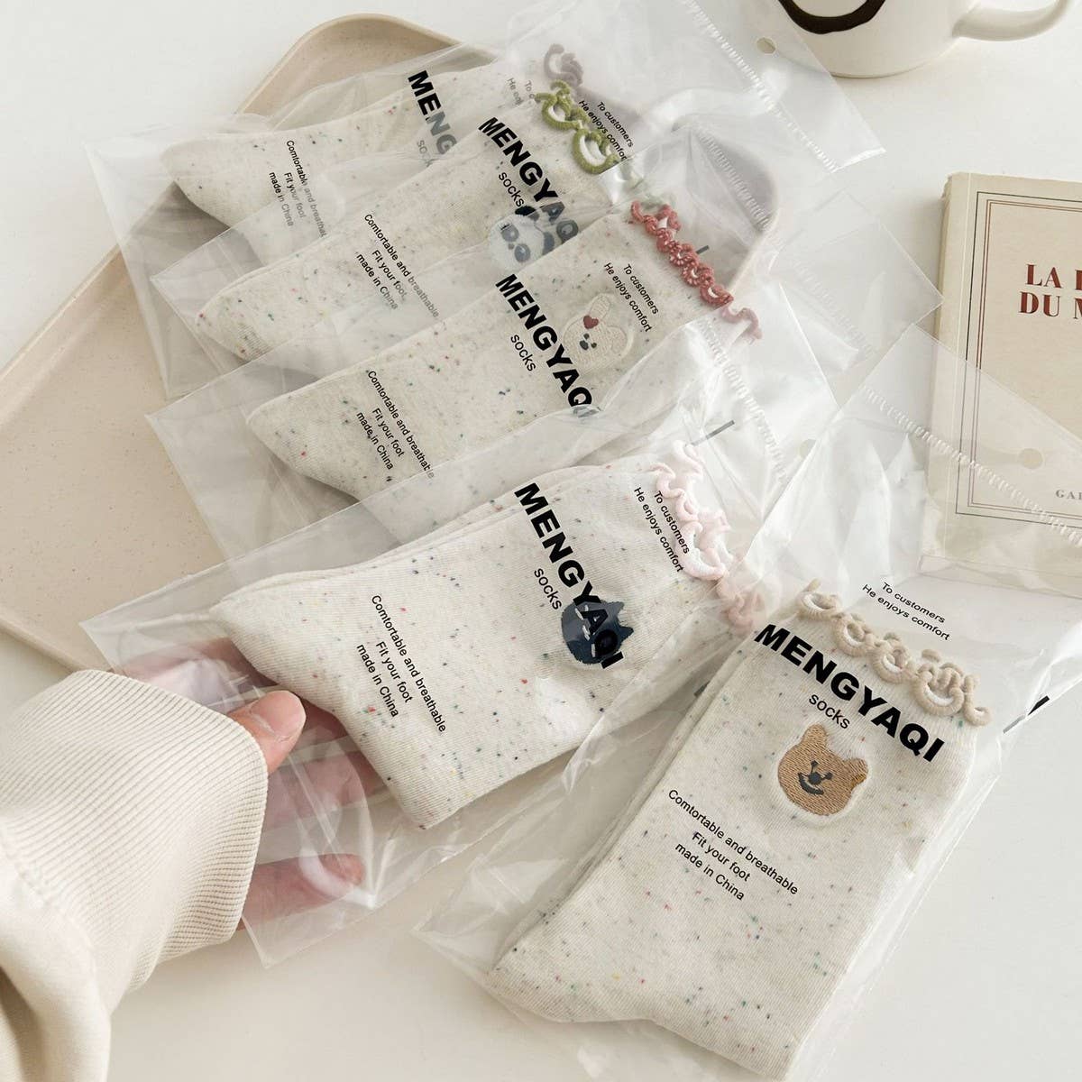 NEW EMBROIDERED BEAR FUNGUS LACE MIDDLE SOCKS