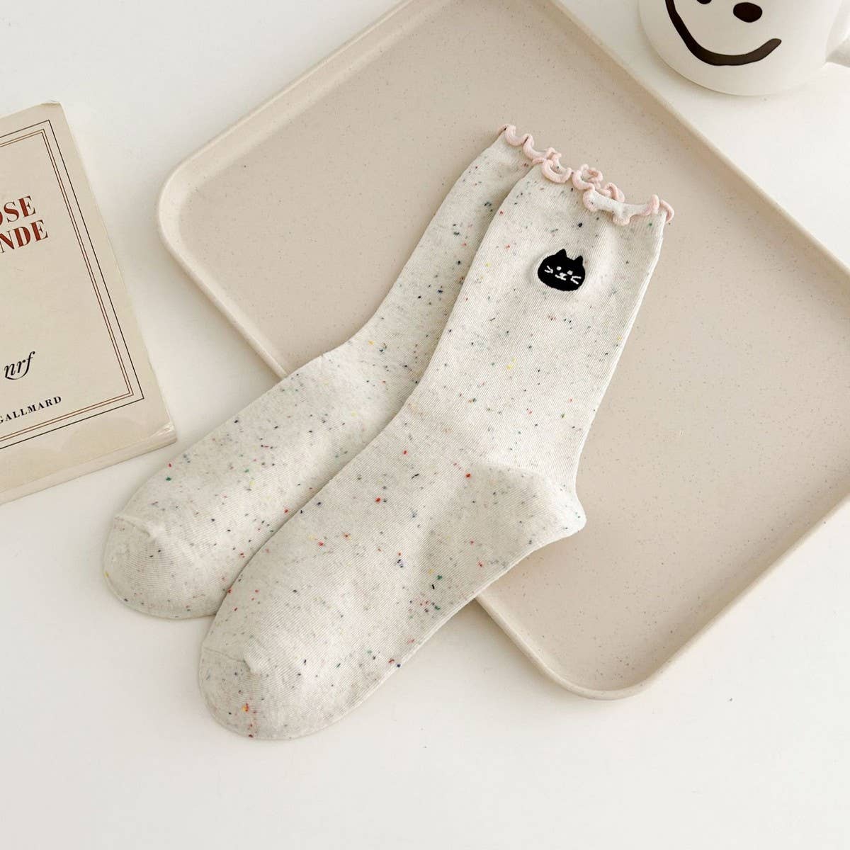 NEW EMBROIDERED BEAR FUNGUS LACE MIDDLE SOCKS